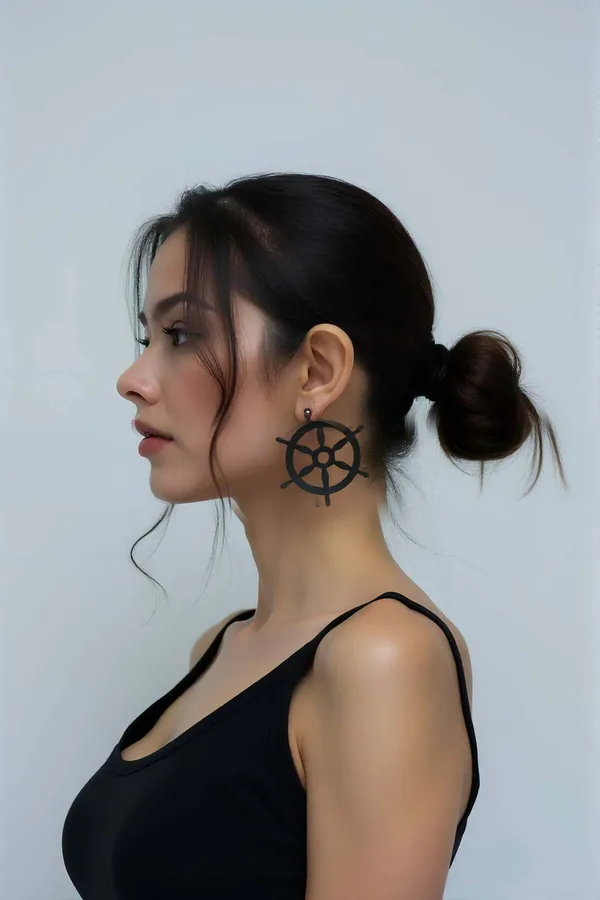 Toptan lazer kesim statement küpe, Rudder Wheel Drop Earrings in Matte Black Finish